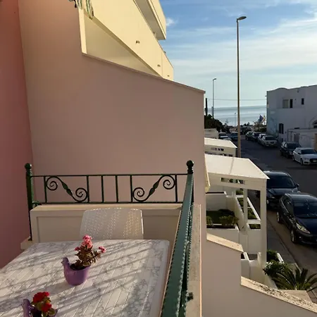 Dony Vicino Alle Spiagge E A 30m Dal Passeggio Serale Holiday home *