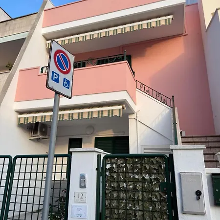 Dony Vicino Alle Spiagge E A 30m Dal Passeggio Serale Torre San Giovanni Ugento