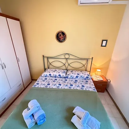 Dony Vicino Alle Spiagge E A 30m Dal Passeggio Serale Holiday home *